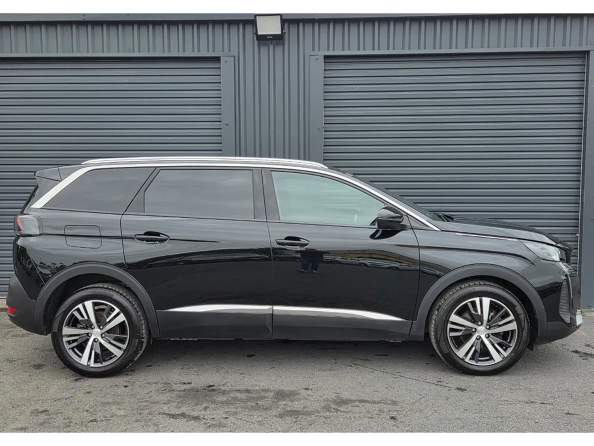Peugeot 5008 MPV, Diesel, 2024, Black