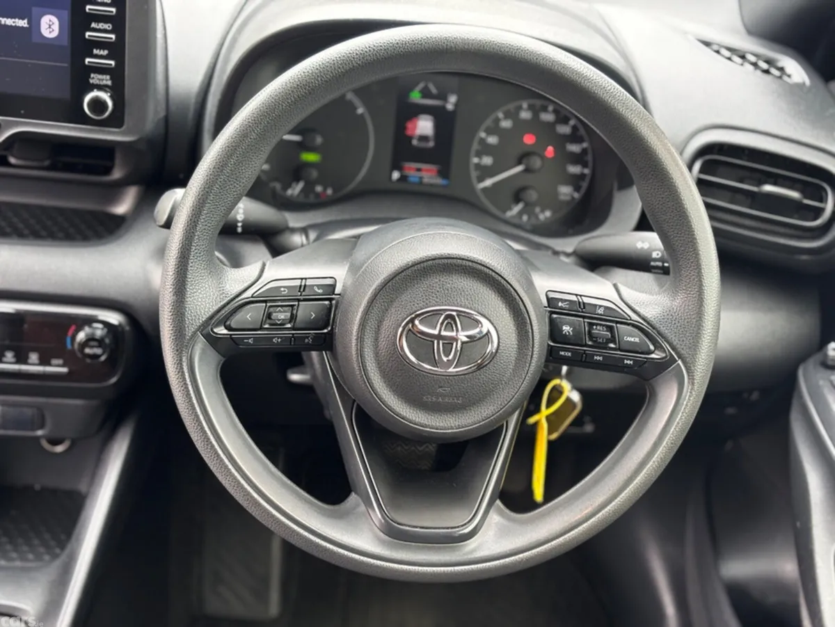 Toyota Yaris Hatchback, Petrol Hybrid, 2020, Blue
