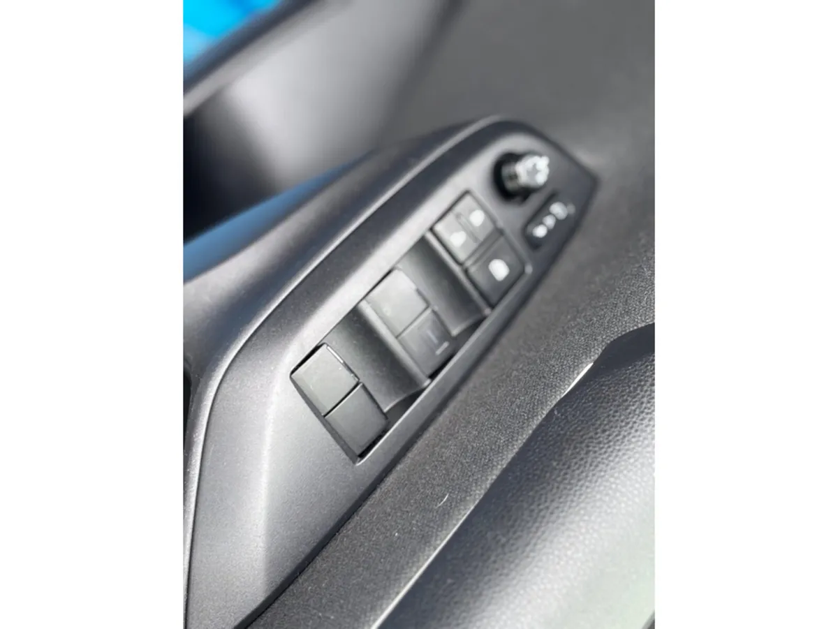 Toyota Yaris Hatchback, Petrol Hybrid, 2020, Blue