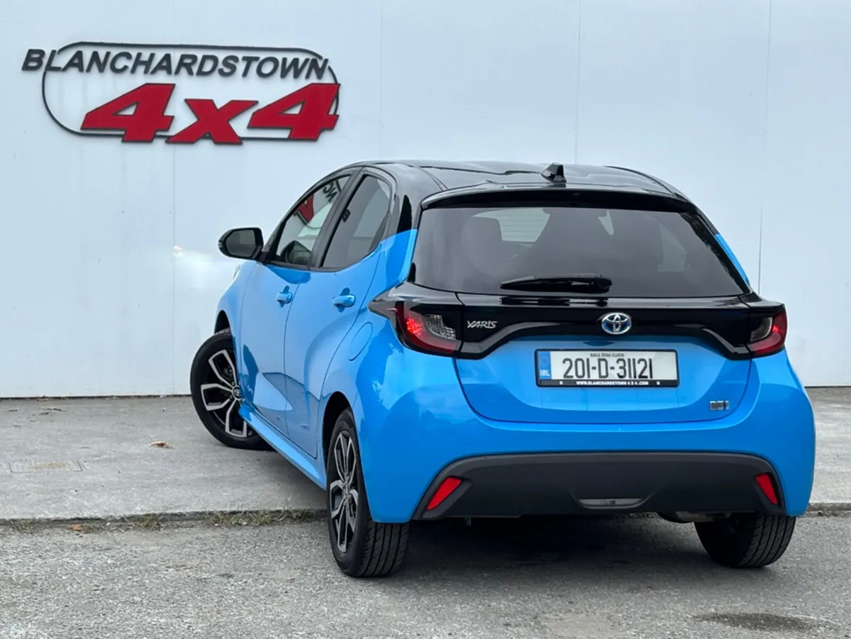 Toyota Yaris Hatchback, Petrol Hybrid, 2020, Blue