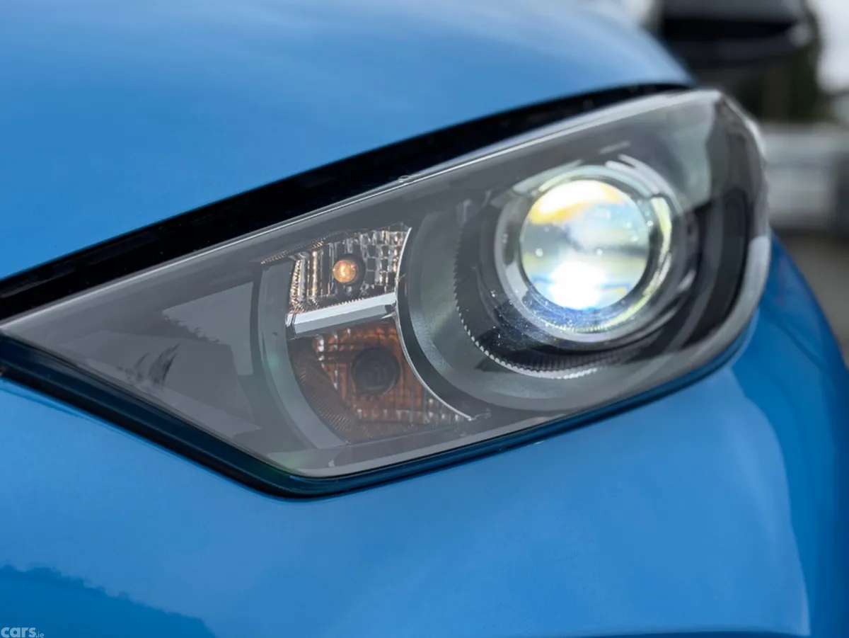 Toyota Yaris Hatchback, Petrol Hybrid, 2020, Blue