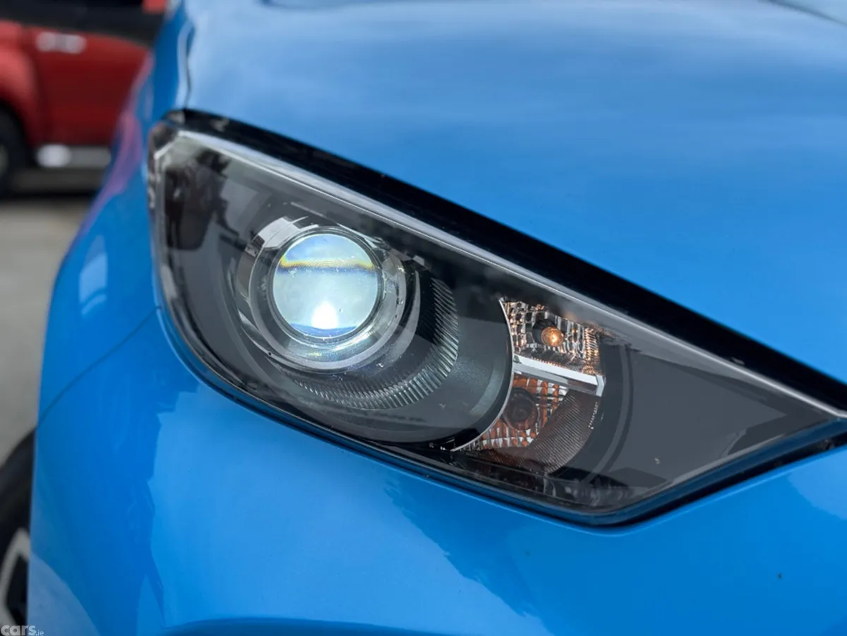 Toyota Yaris Hatchback, Petrol Hybrid, 2020, Blue