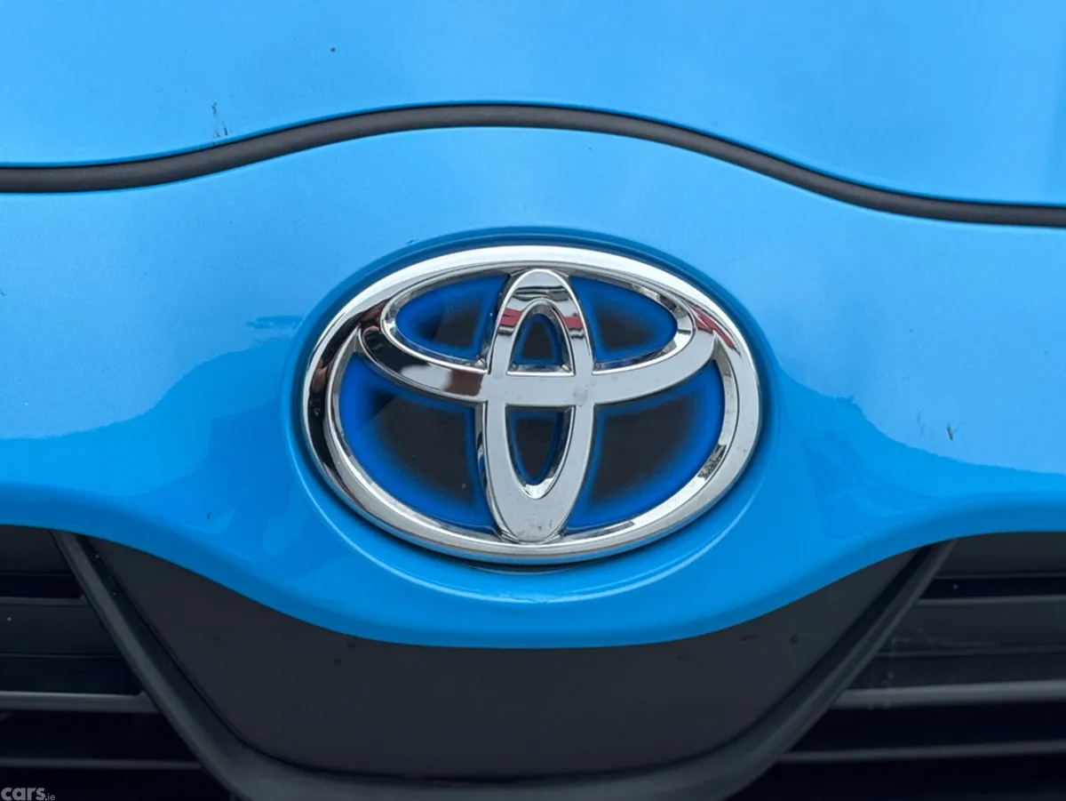 Toyota Yaris Hatchback, Petrol Hybrid, 2020, Blue