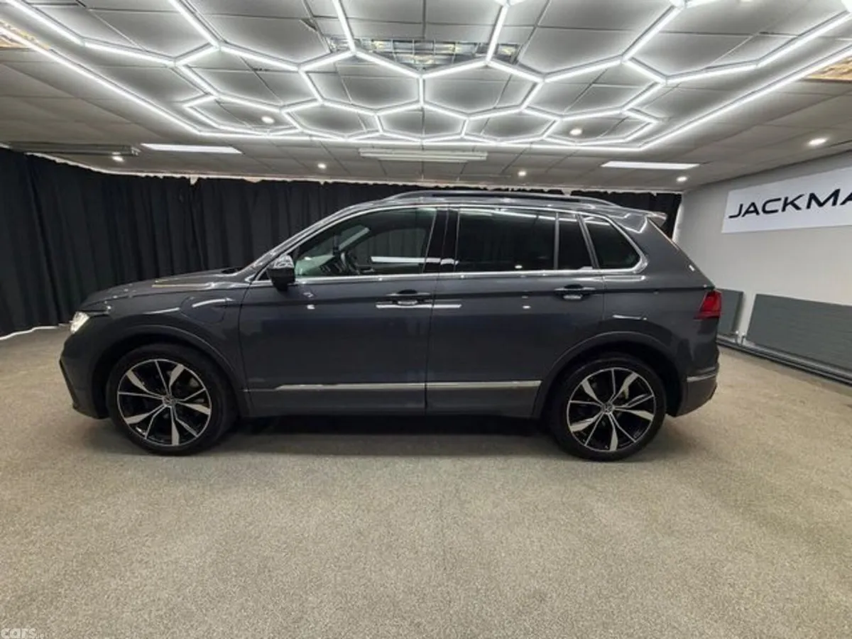 Volkswagen Tiguan SUV, Petrol Plug-in Hybrid, 2023, Grey