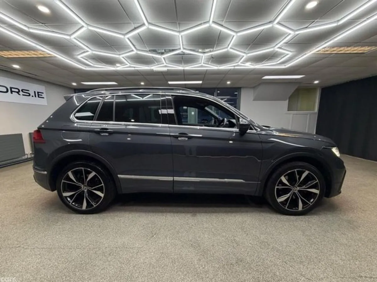 Volkswagen Tiguan SUV, Petrol Plug-in Hybrid, 2023, Grey