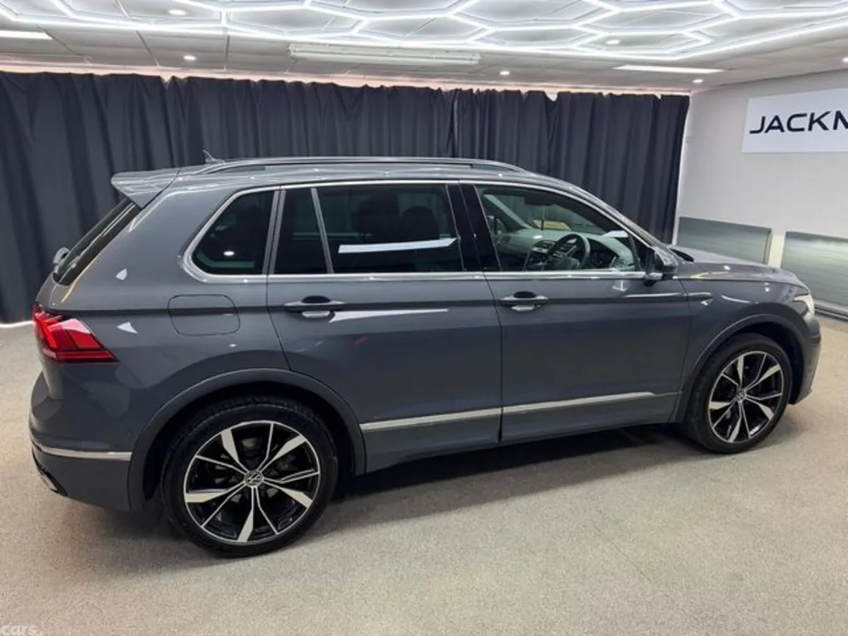 Volkswagen Tiguan SUV, Petrol Plug-in Hybrid, 2023, Grey