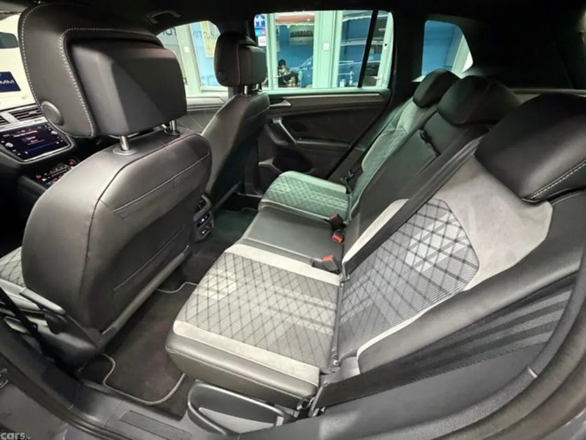 Volkswagen Tiguan SUV, Petrol Plug-in Hybrid, 2023, Grey