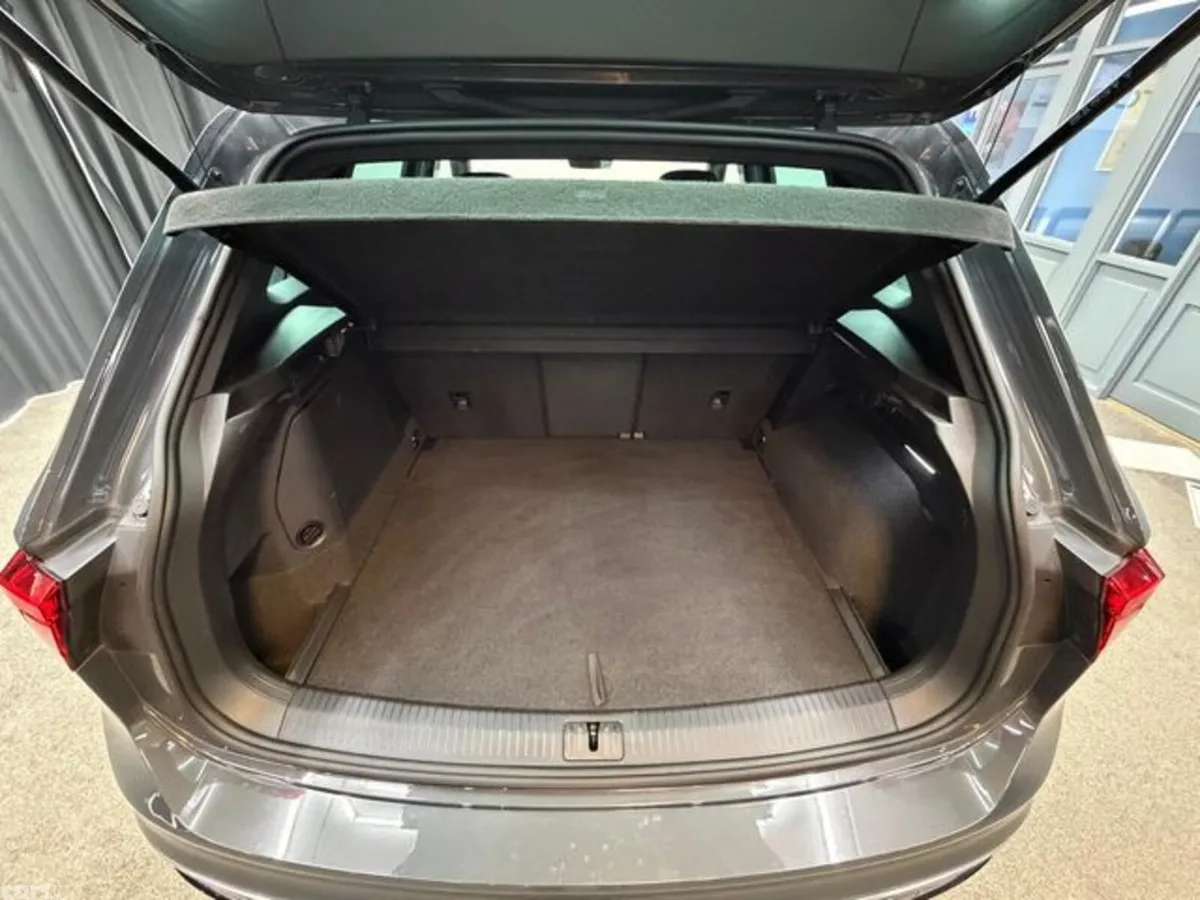 Volkswagen Tiguan SUV, Petrol Plug-in Hybrid, 2023, Grey