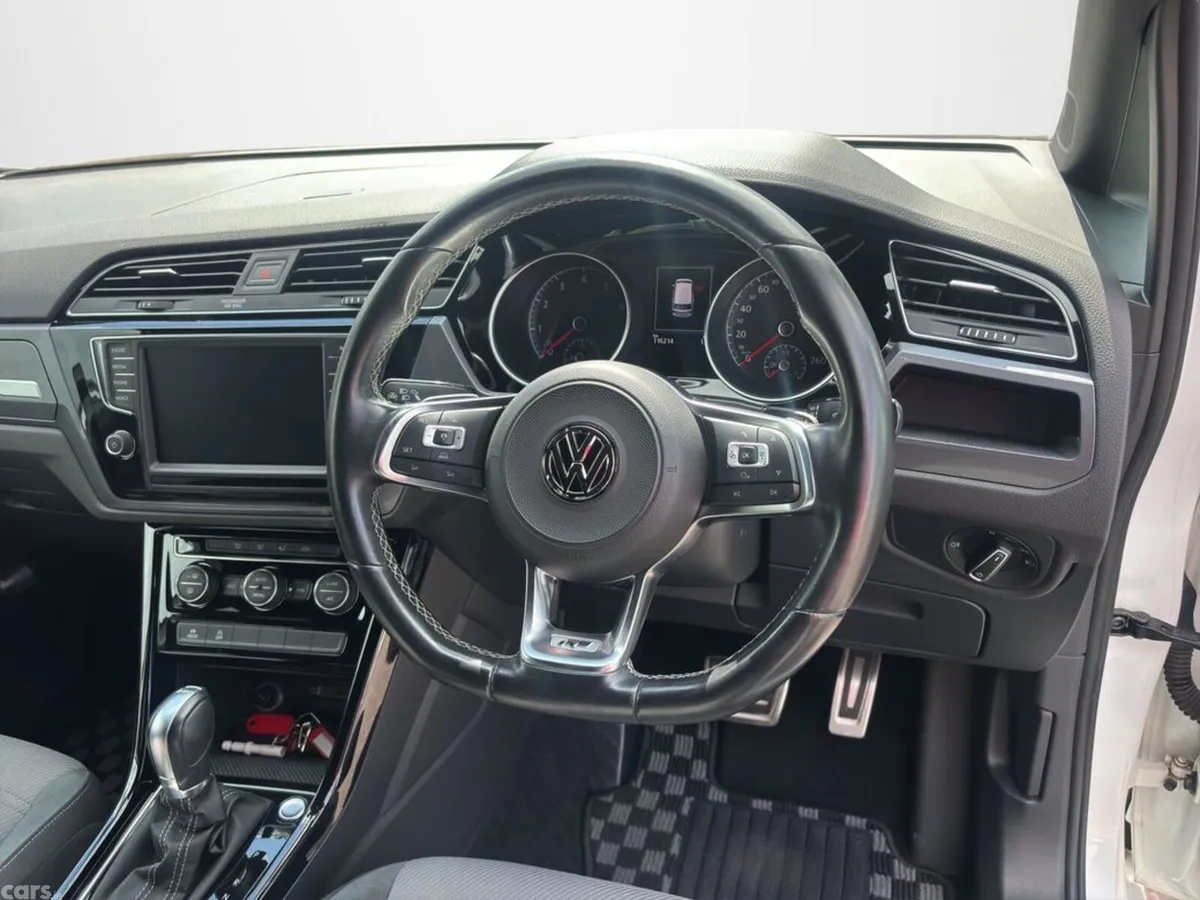 Volkswagen Touran Estate, Petrol, 2017, White