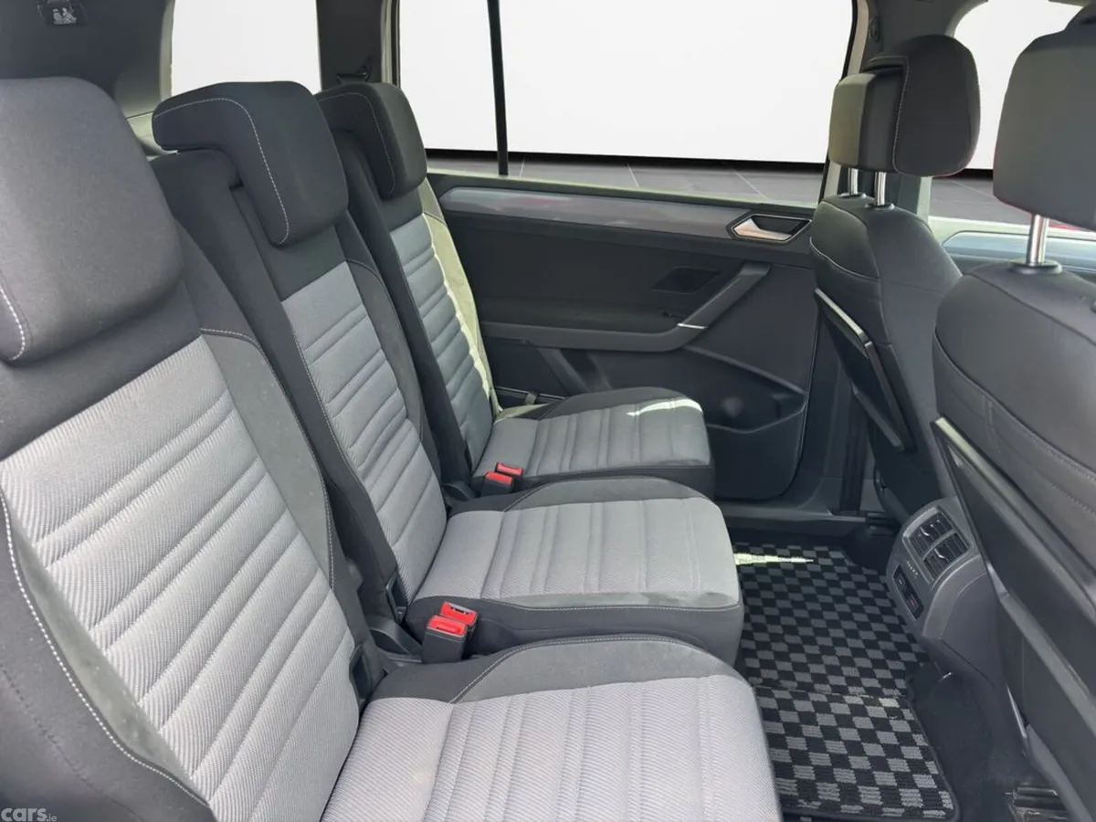 Volkswagen Touran Estate, Petrol, 2017, White