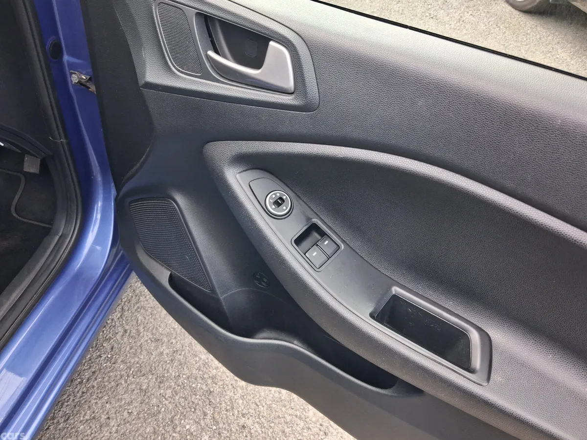 Hyundai i20 Hatchback, Petrol, 2019, Blue