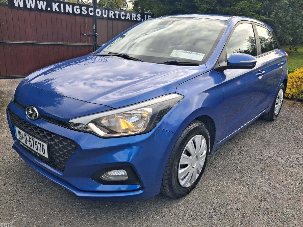 Hyundai i20 Hatchback, Petrol, 2019, Blue