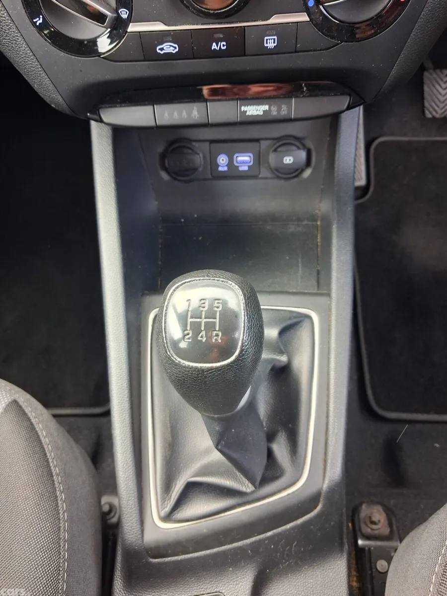 Hyundai i20 Hatchback, Petrol, 2019, Blue