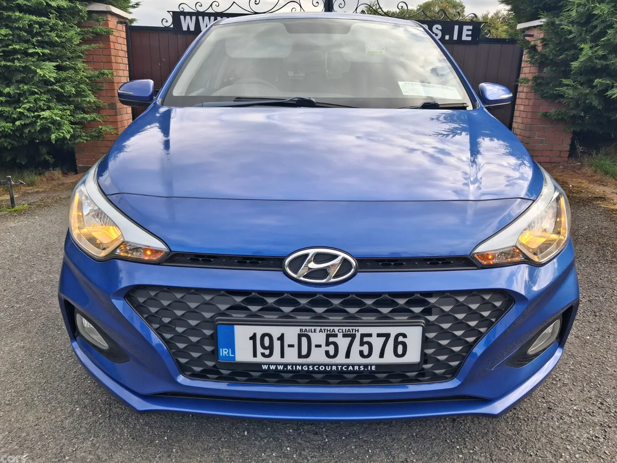 Hyundai i20 Hatchback, Petrol, 2019, Blue