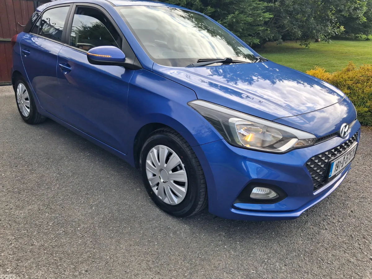 Hyundai i20 Hatchback, Petrol, 2019, Blue