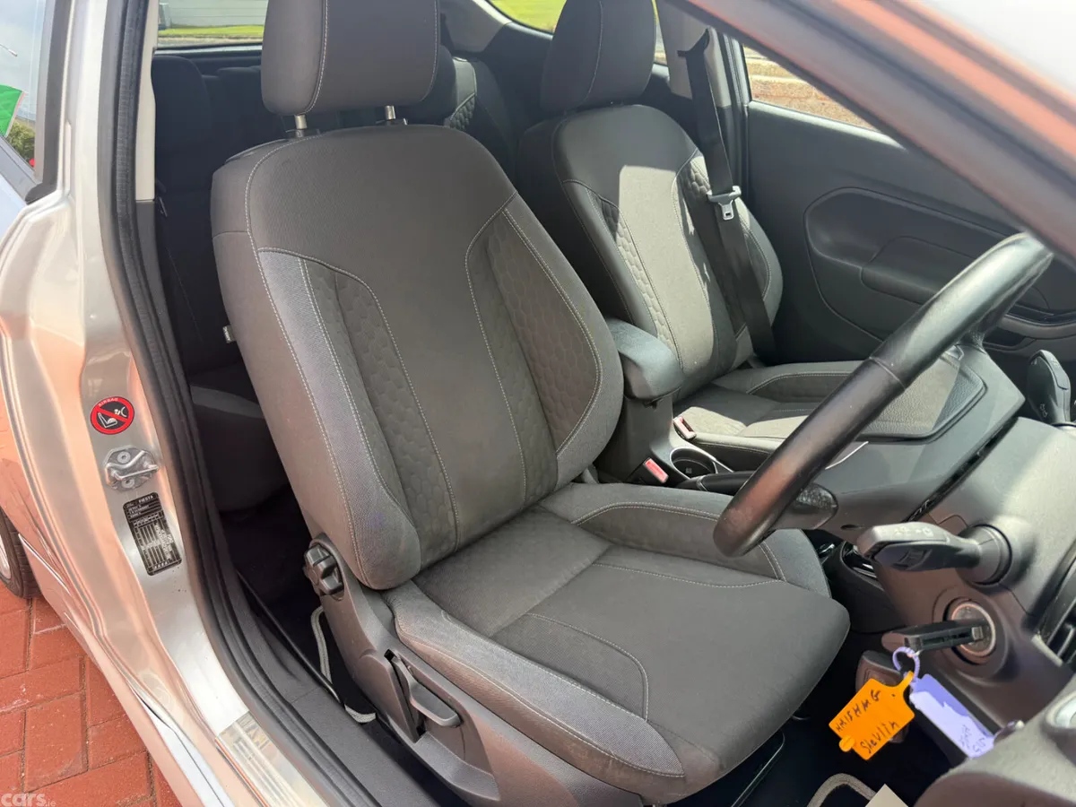 Ford Fiesta Hatchback, Petrol, 2015, Silver