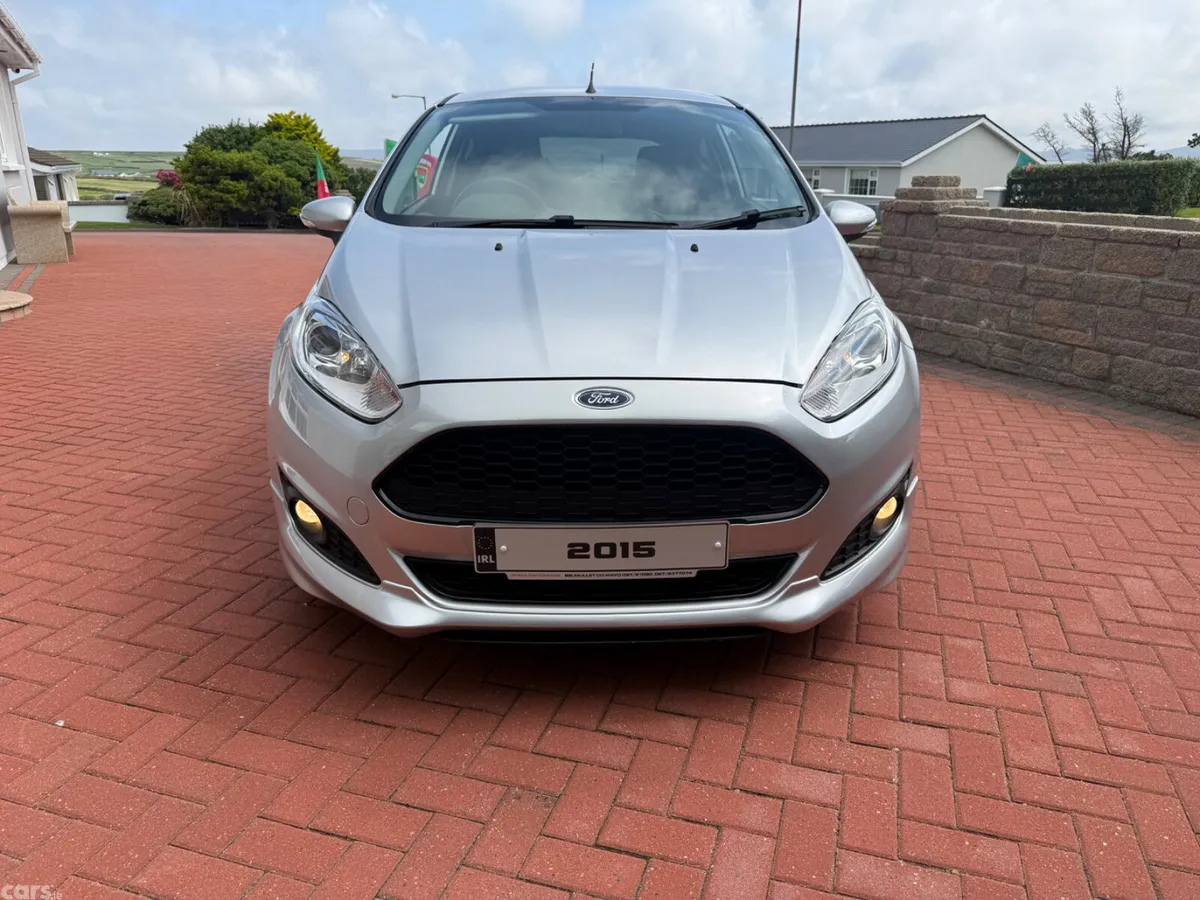 Ford Fiesta Hatchback, Petrol, 2015, Silver