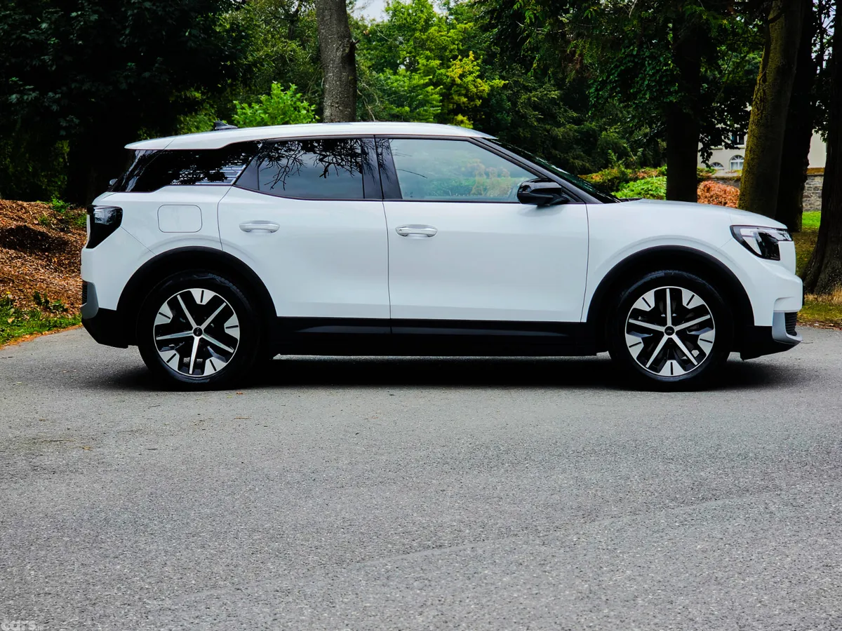 Ford Explorer SUV, Electric, 2024, White