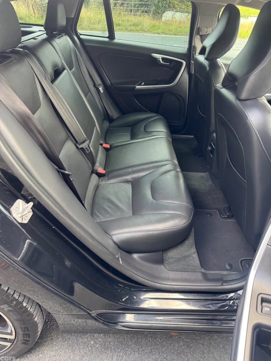 Volvo V60 Estate, Petrol, 2015, Black