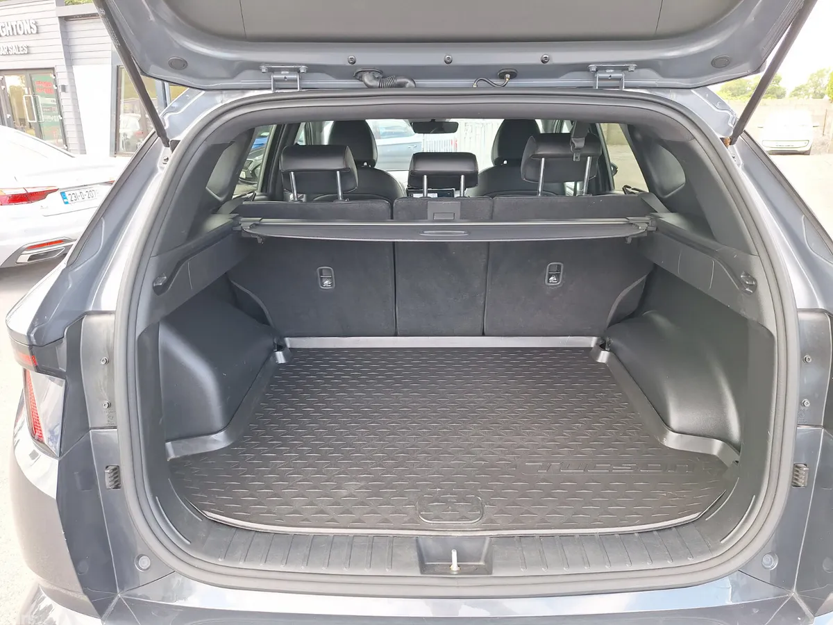Hyundai Tucson SUV, Petrol Plug-in Hybrid, 2023, Grey