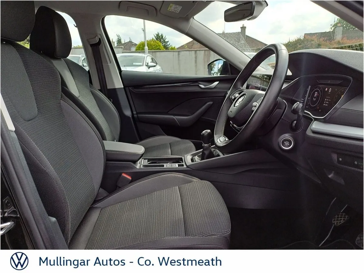 Skoda Octavia Saloon, Diesel, 2024, Black