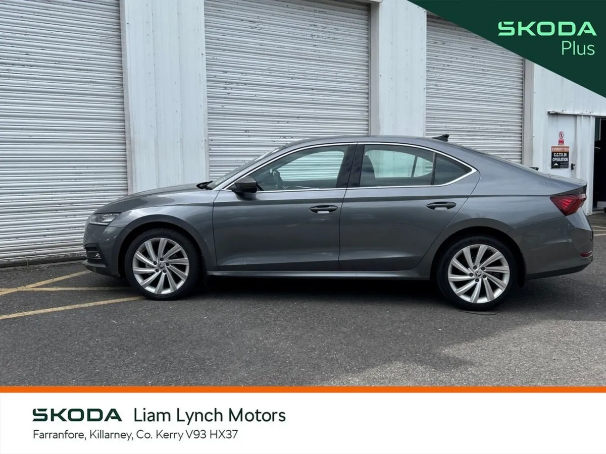 Skoda Octavia Saloon, Diesel, 2024, Grey