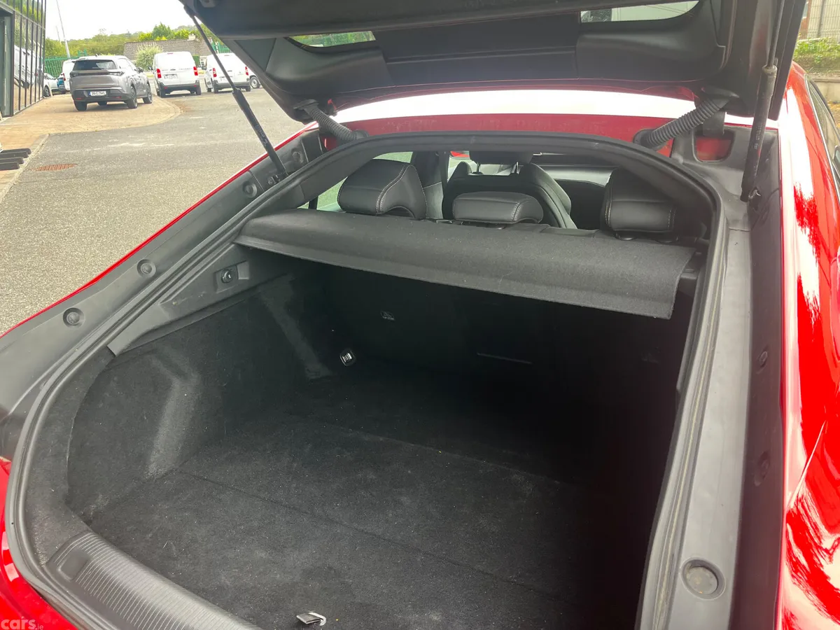 Peugeot 508 Hatchback, Diesel, 2024, Red