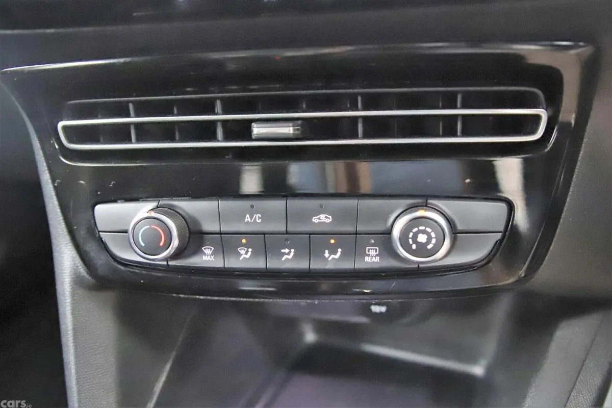 Opel Mokka SUV, Diesel, 2022, Red