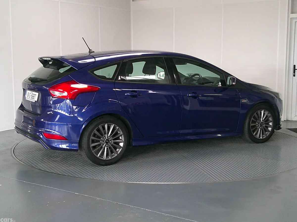 Ford Focus Hatchback, Diesel, 2018, Blue