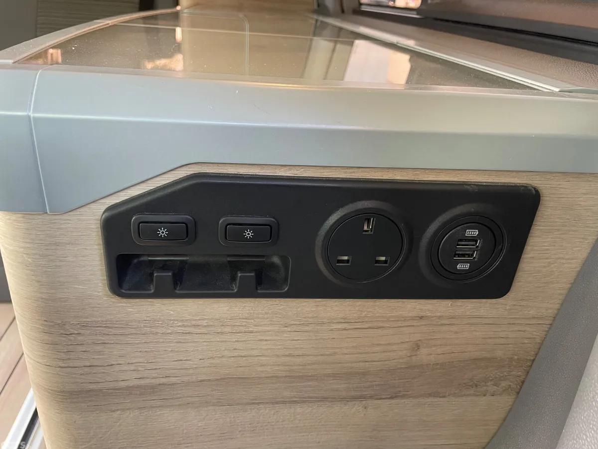 Volkswagen California Motor Caravan, Diesel, 2022, Green