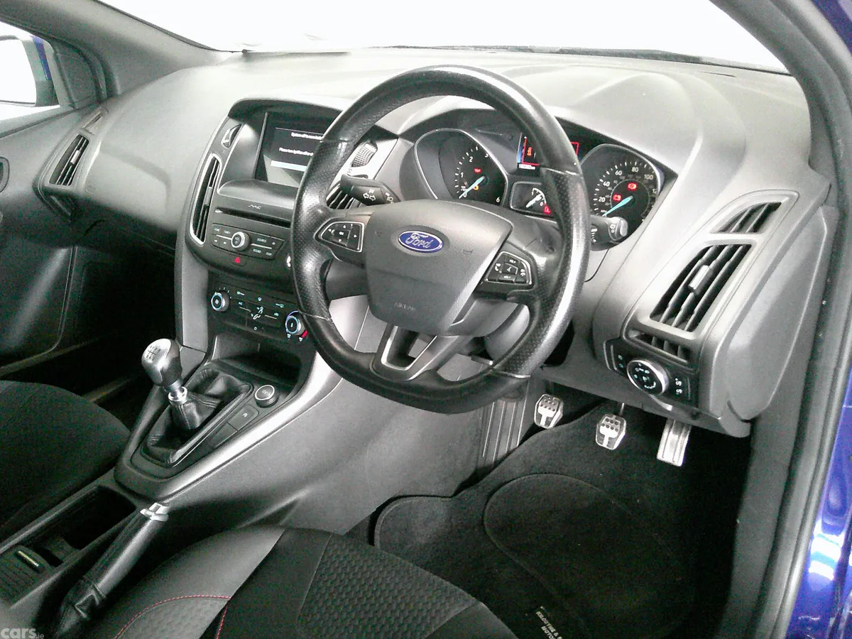 Ford Focus Hatchback, Diesel, 2018, Blue
