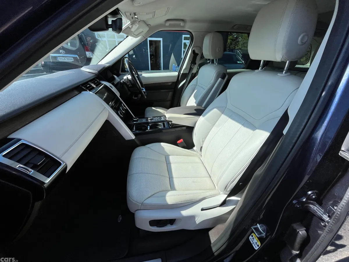 Land Rover Discovery SUV, Diesel, 2019, Blue