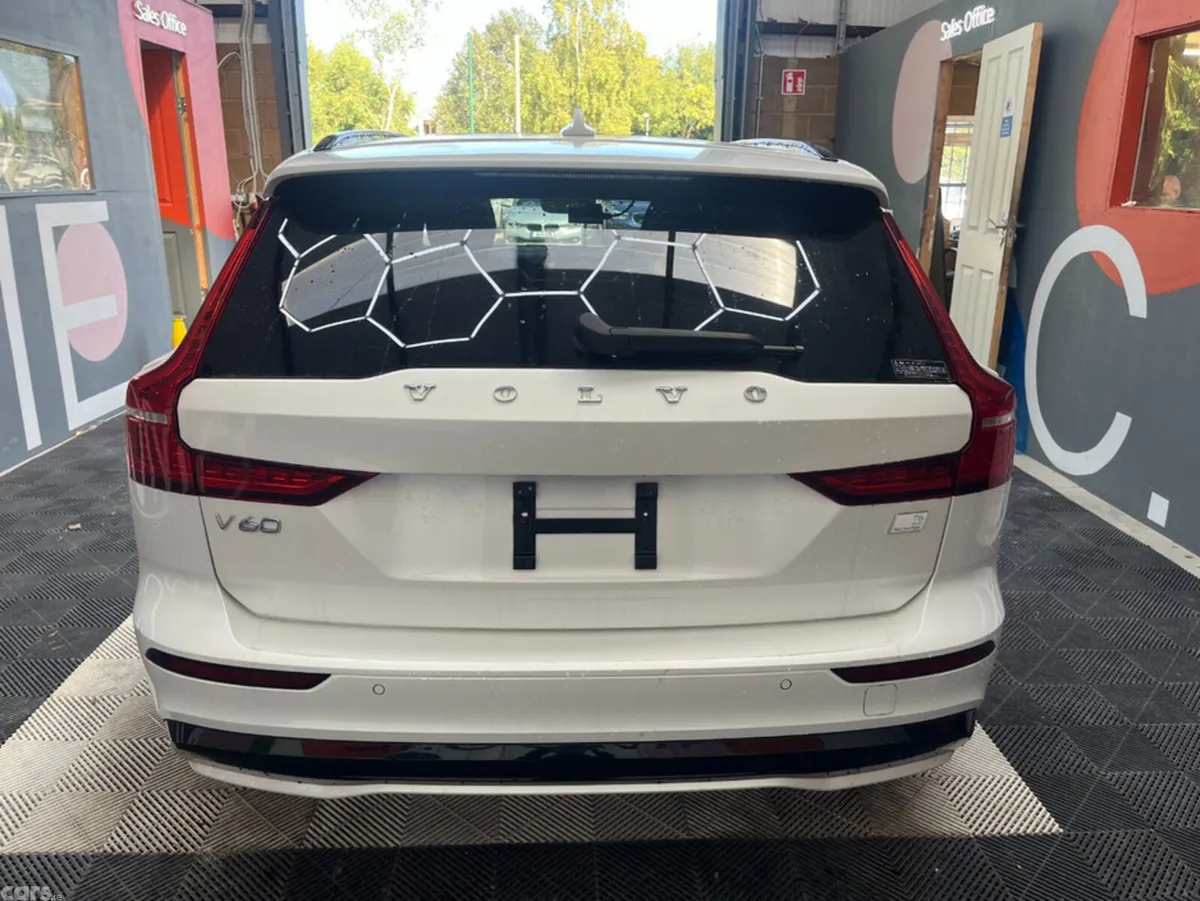 Volvo V60 Estate, Petrol Hybrid, 2023, White