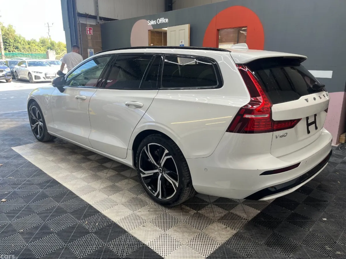 Volvo V60 Estate, Petrol Hybrid, 2023, White