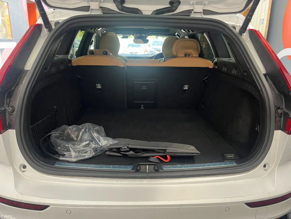 Volvo V60 Estate, Petrol Hybrid, 2023, White