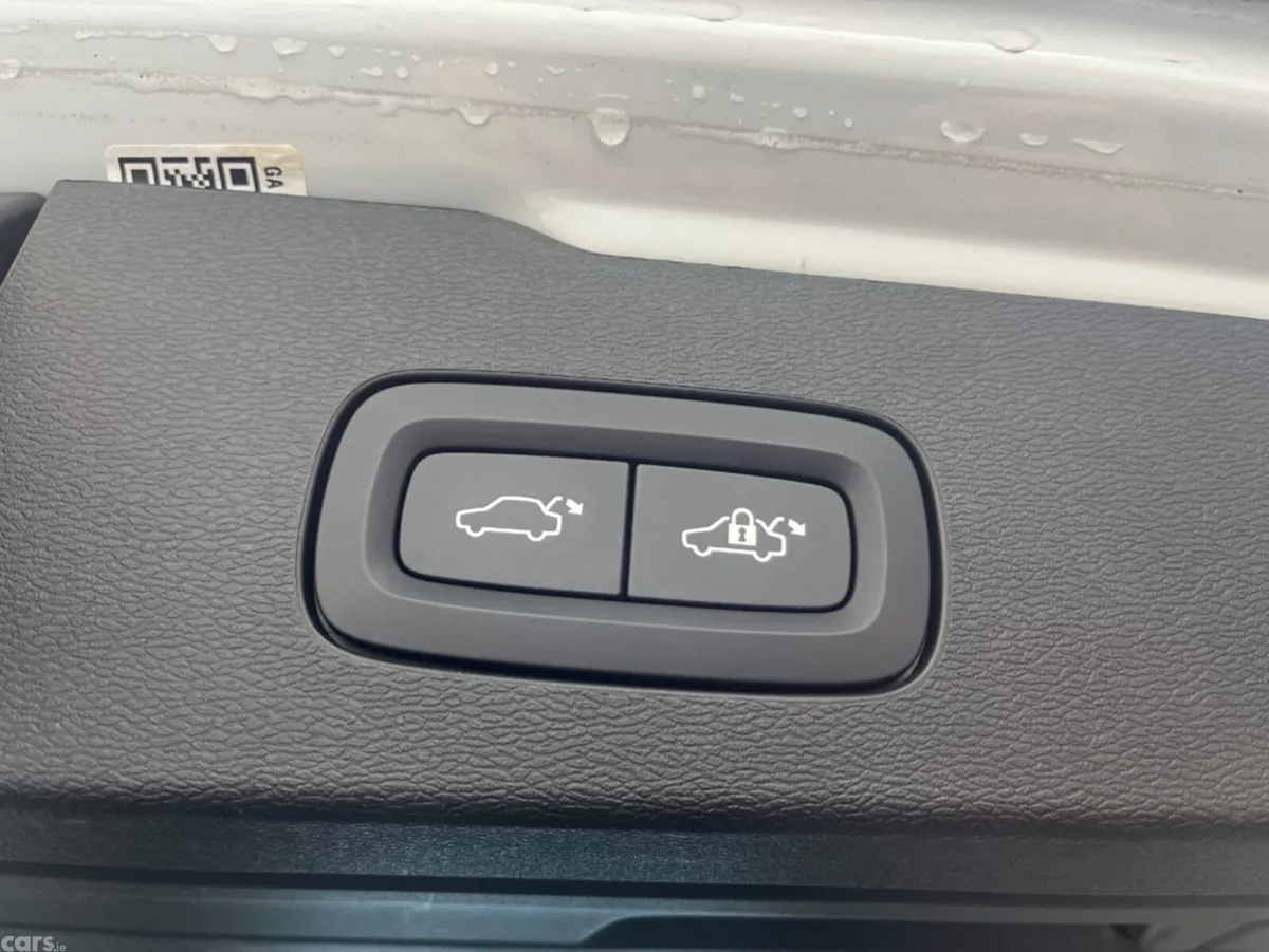 Volvo V60 Estate, Petrol Hybrid, 2023, White