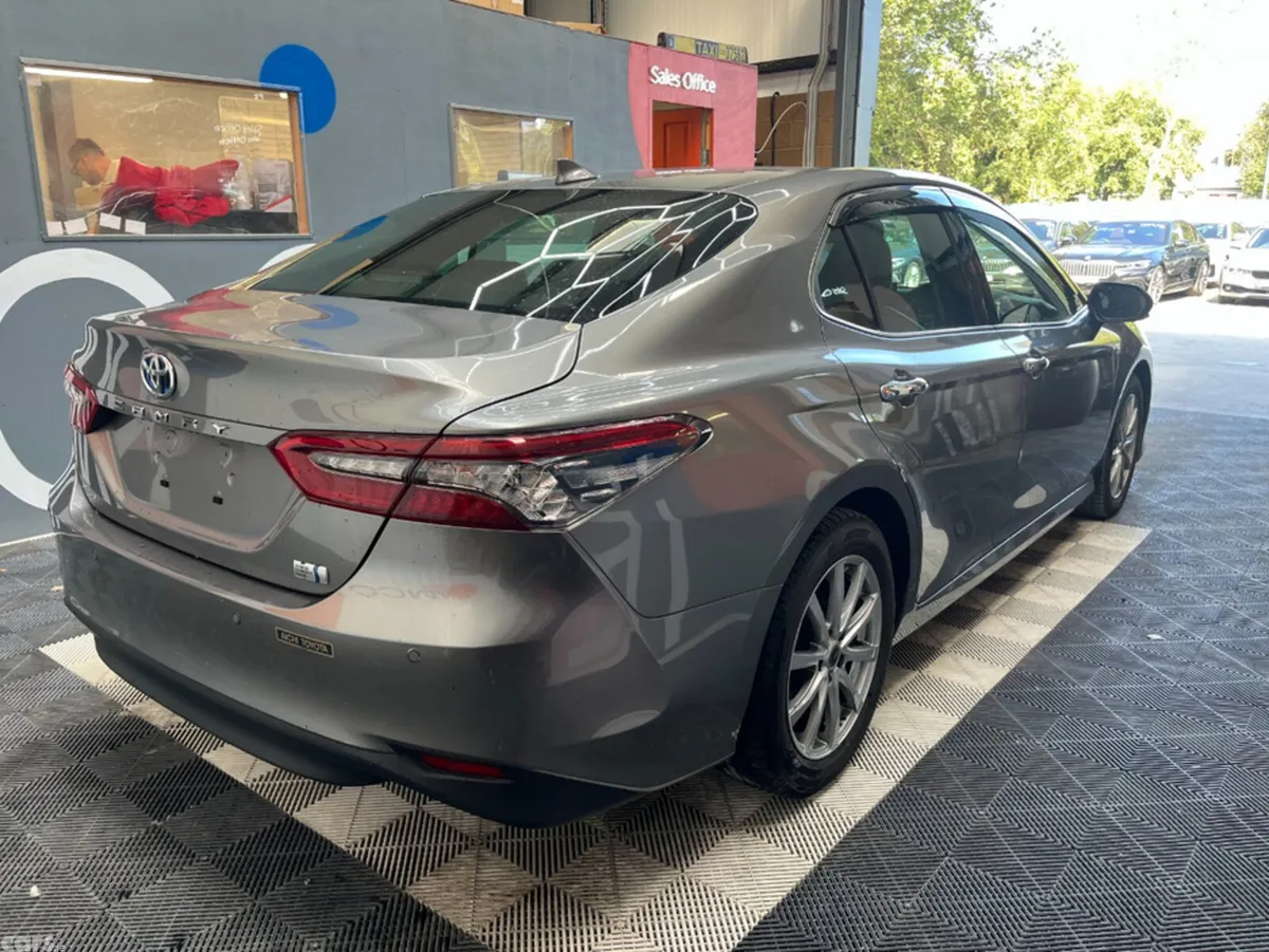 Toyota Camry Saloon, Petrol Hybrid, 2023, Grey