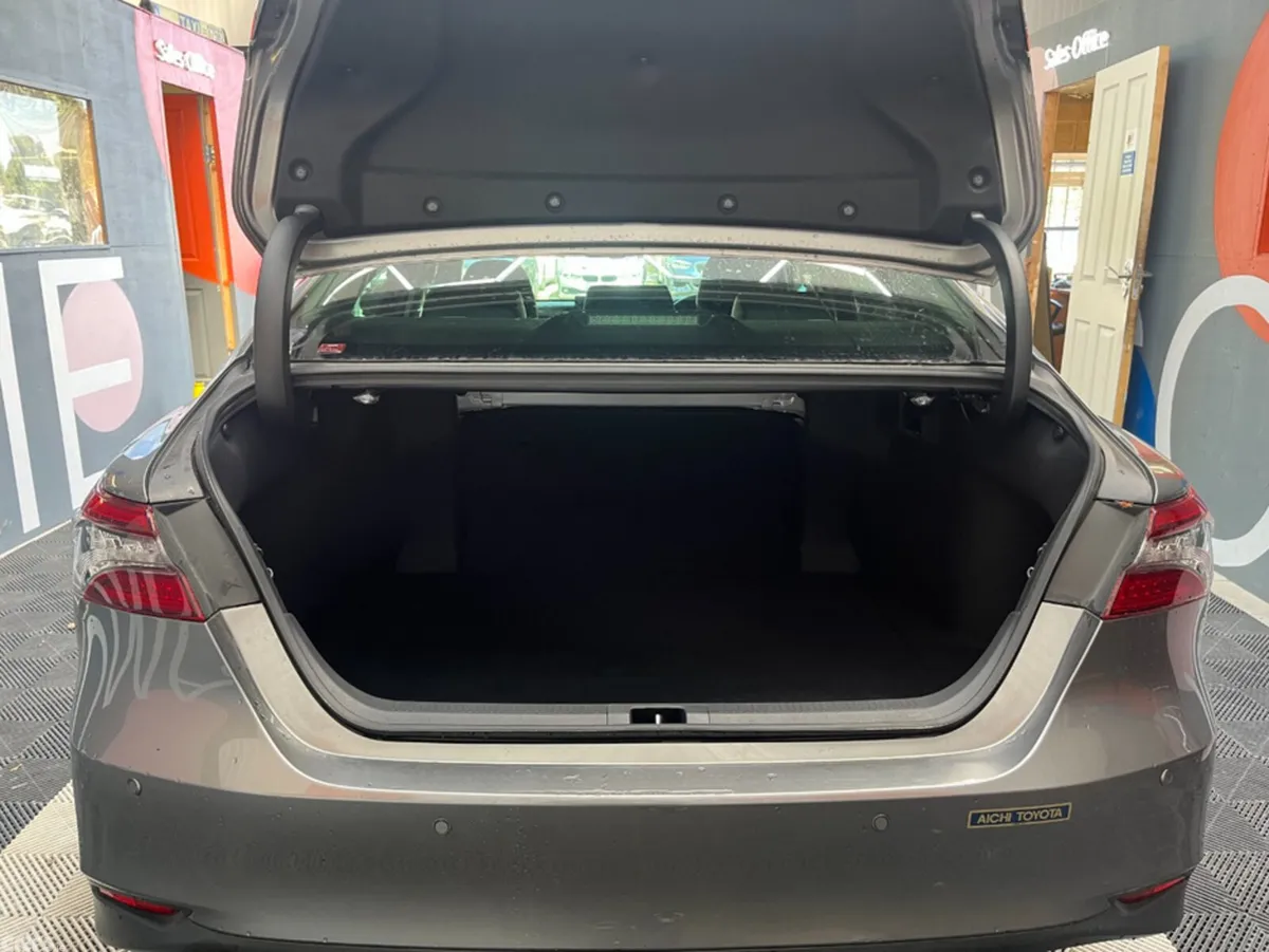Toyota Camry Saloon, Petrol Hybrid, 2023, Grey