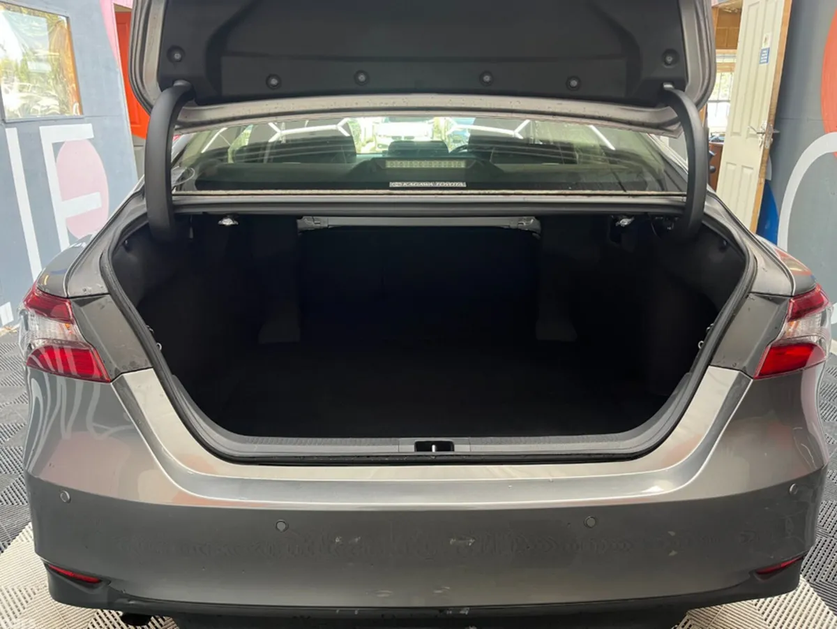 Toyota Camry Saloon, Petrol, 2023, Grey