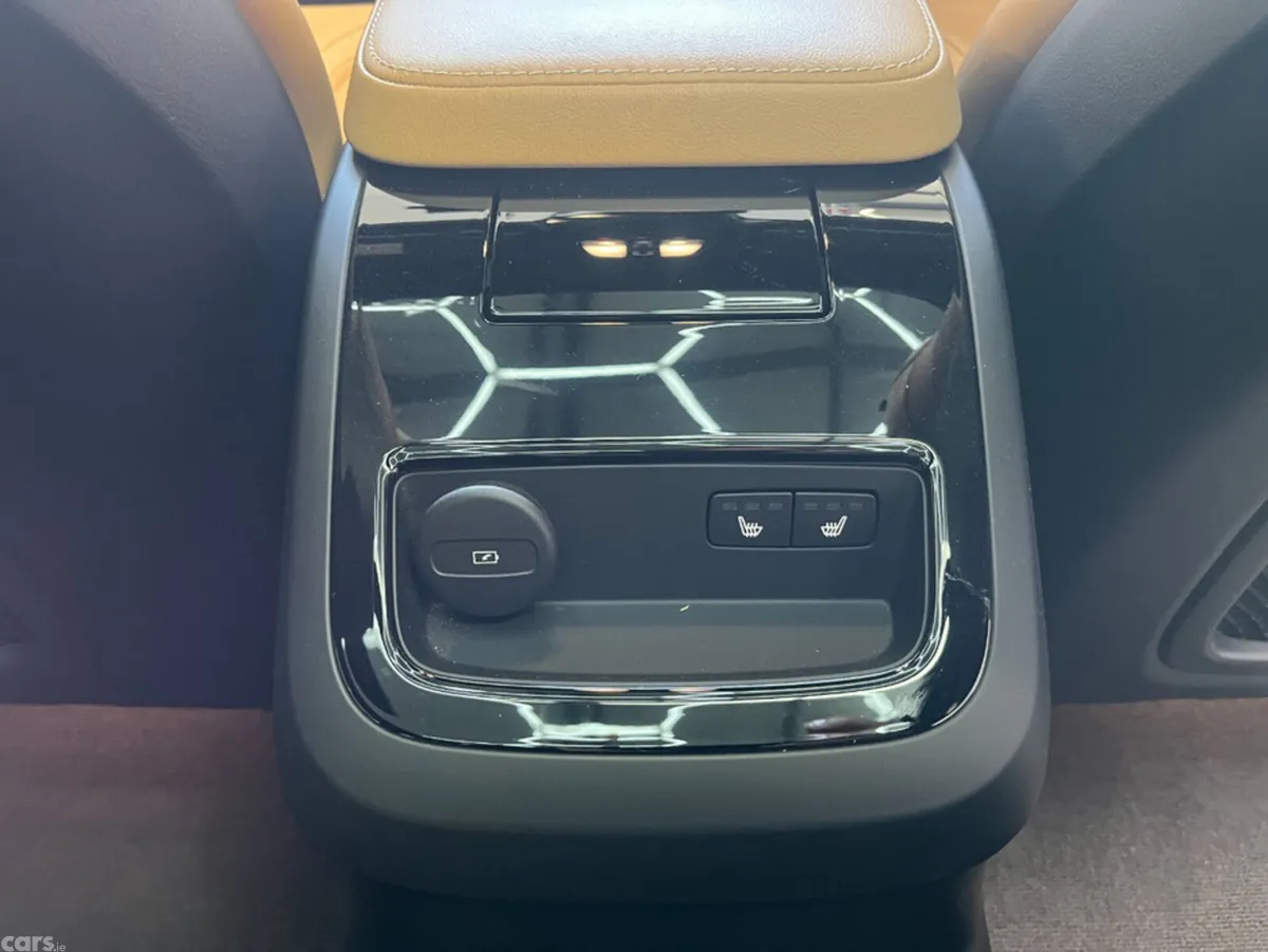 Volvo V60 Estate, Petrol Hybrid, 2023, White