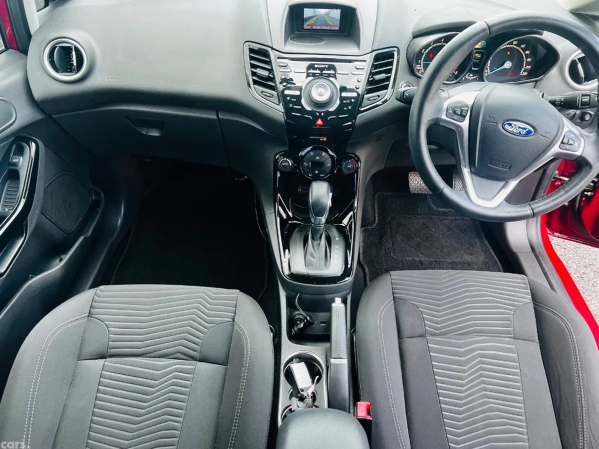 Ford Fiesta Hatchback, Petrol, 2014, Red