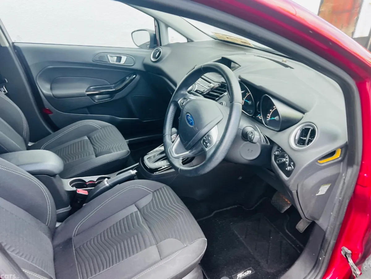 Ford Fiesta Hatchback, Petrol, 2014, Red