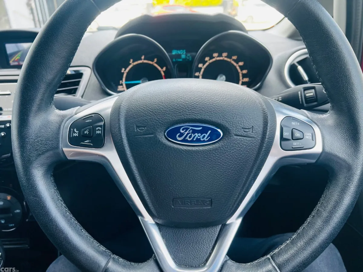 Ford Fiesta Hatchback, Petrol, 2014, Red