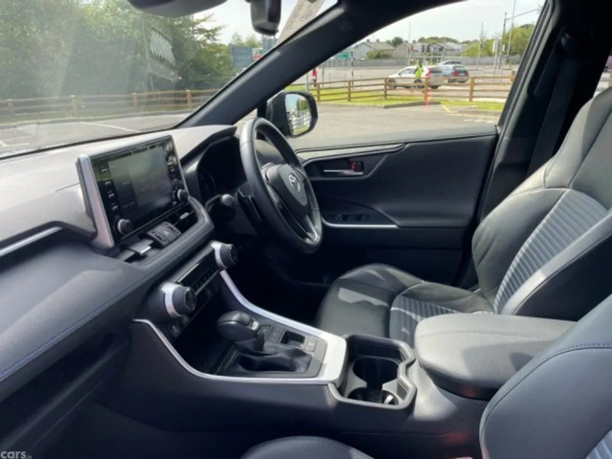 Toyota RAV4 SUV, Petrol Hybrid, 2021, Blue