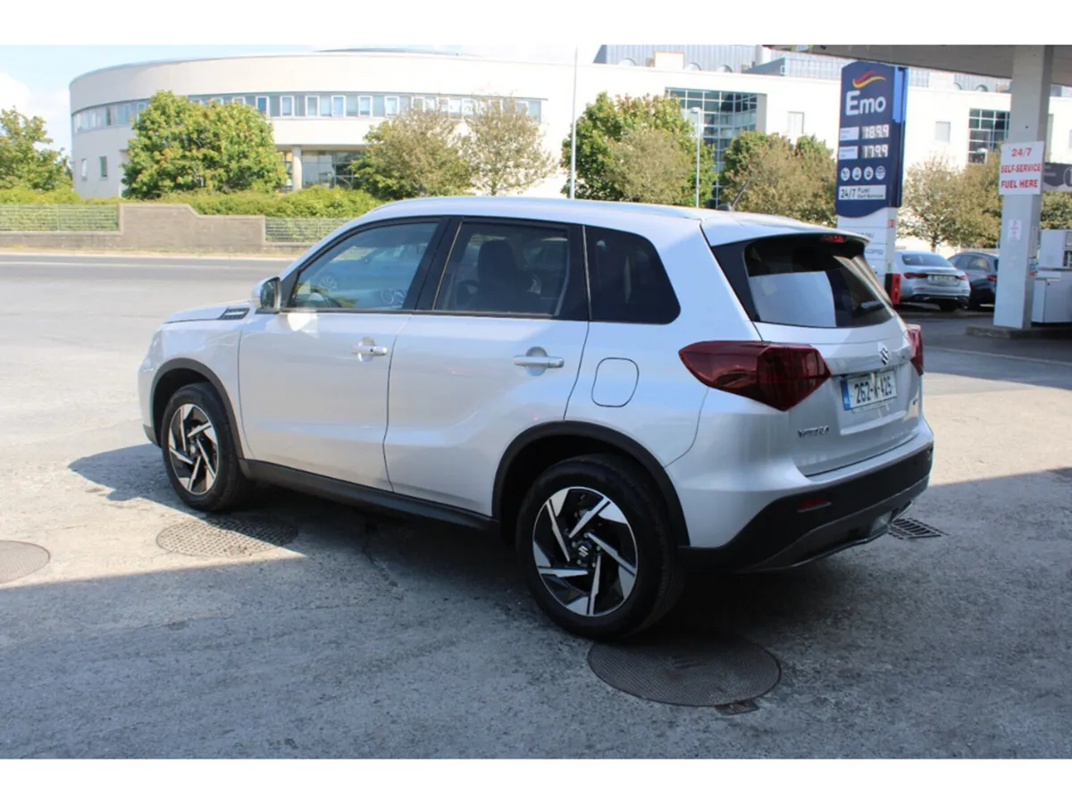Suzuki Vitara SUV, Petrol Hybrid, 2027, Silver