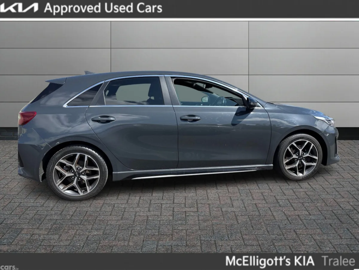 Kia Ceed Hatchback, Petrol, 2021, Grey
