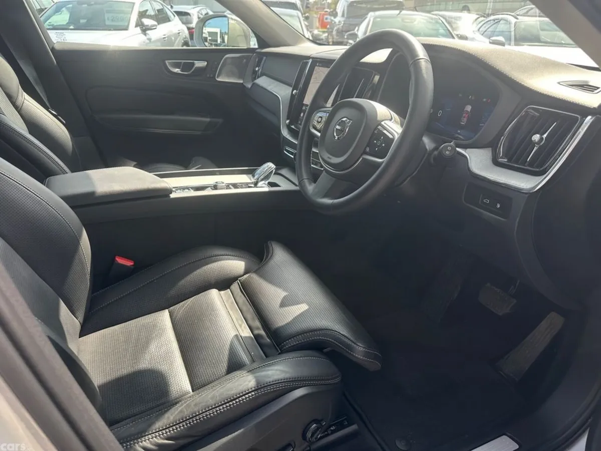 Volvo XC60 Estate, Petrol Plug-in Hybrid, 2025, Silver