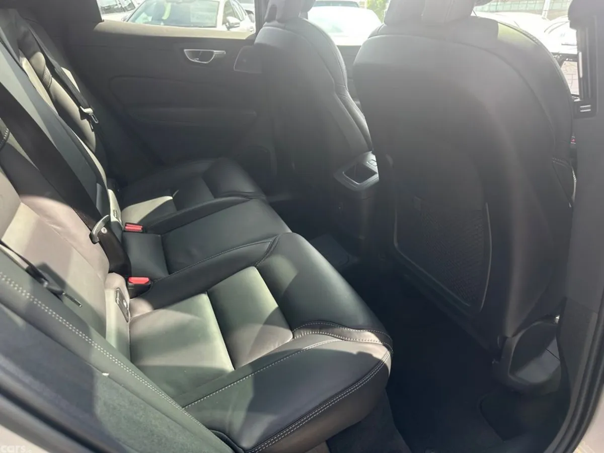 Volvo XC60 Estate, Petrol Plug-in Hybrid, 2025, Silver