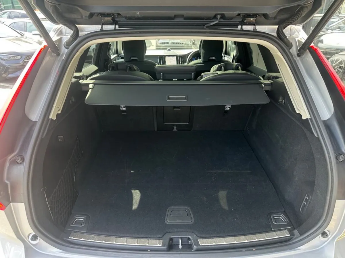 Volvo XC60 Estate, Petrol Plug-in Hybrid, 2025, Silver