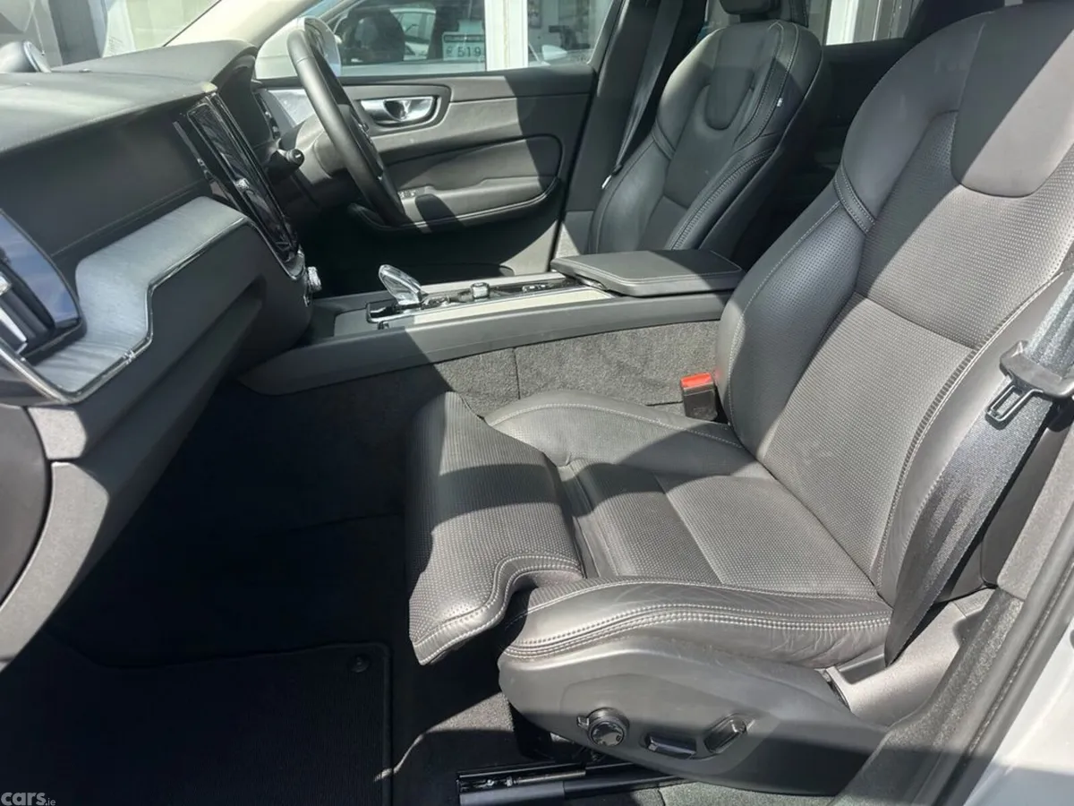 Volvo XC60 Estate, Petrol Plug-in Hybrid, 2025, Silver